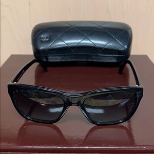 Chanel sunglasses black 5266